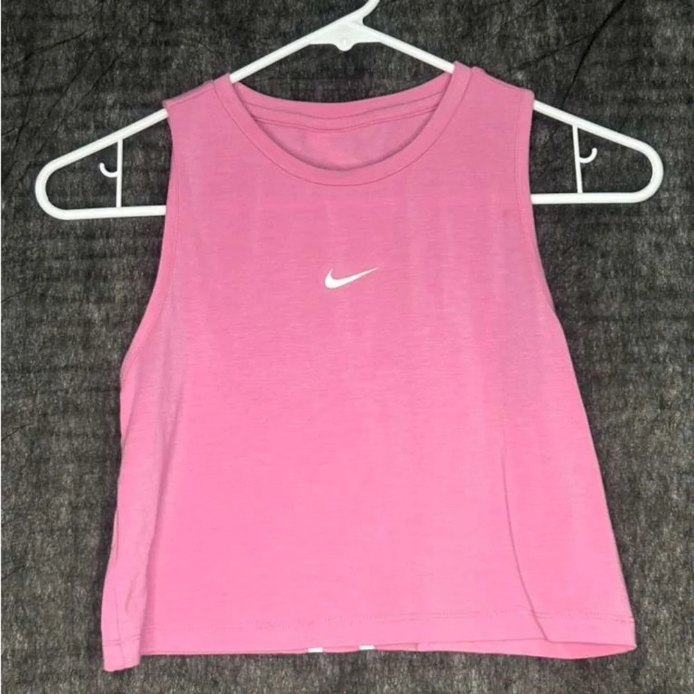 Nike Pro Girls Pink Dri-FIT Sleeveless Athletic Youth size M Tank(A253)✨
